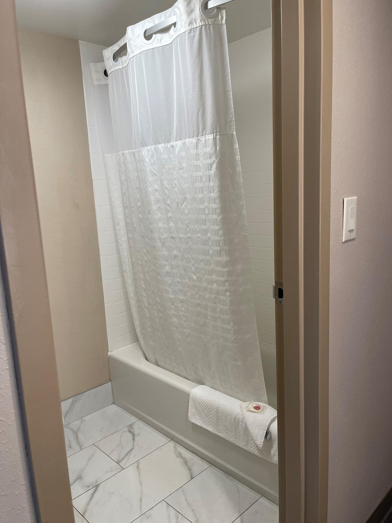 Days Inn By Wyndham Horsham Philadelphia Extérieur photo