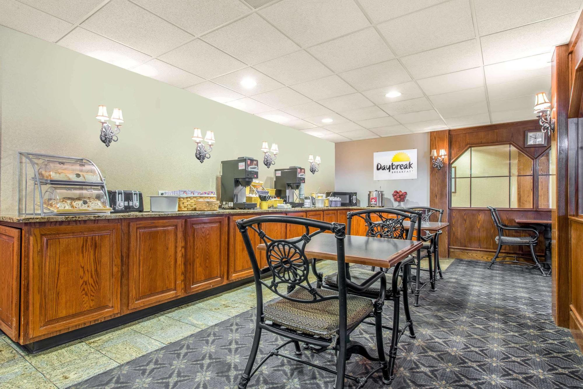 Days Inn By Wyndham Horsham Philadelphia Extérieur photo