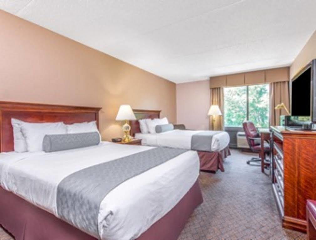 Days Inn By Wyndham Horsham Philadelphia Extérieur photo