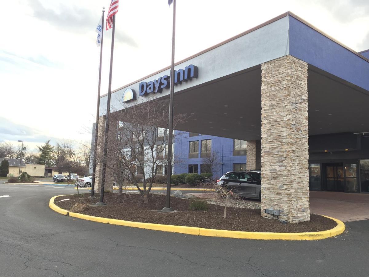 Days Inn By Wyndham Horsham Philadelphia Extérieur photo